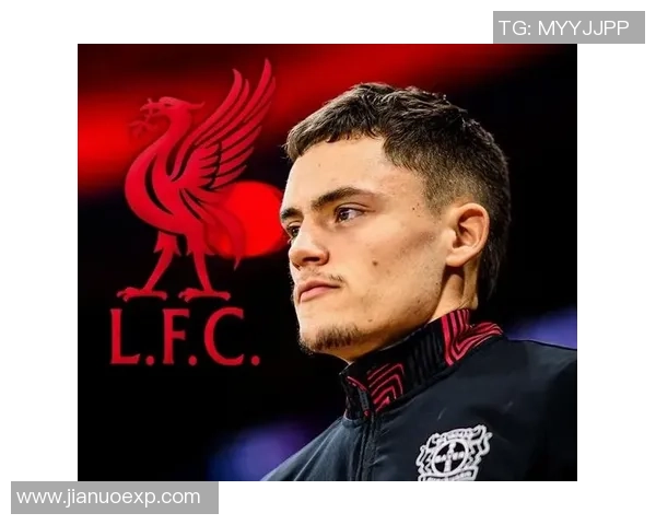 太瘦的足球明星如何在竞技场上逆袭成就辉煌职业生涯的秘密解析